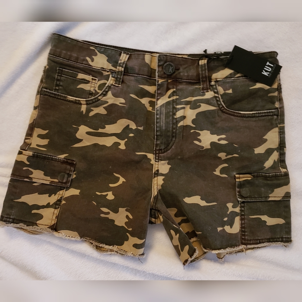 Kut from the Kloth Gidget camo shorts